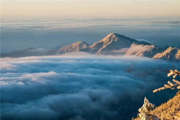 杜甫诗中的美丽雪山，让人真正领略千秋雪的美！
