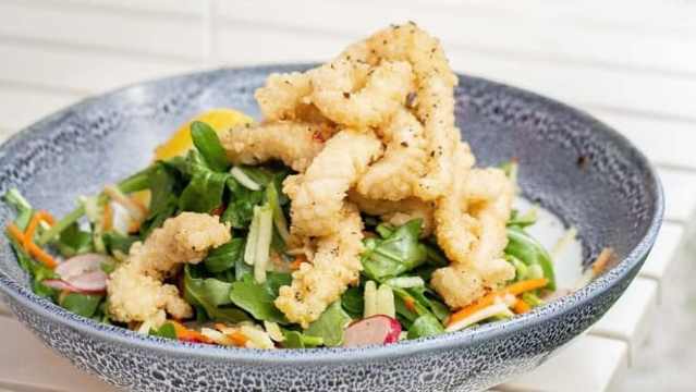 Retreat Hotel餐厅图片