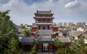 2-Day Baoding Tour: The Historical Charm of Ancient Lotus Flower Pond and the Natural Wonder of Baishishan Geopark