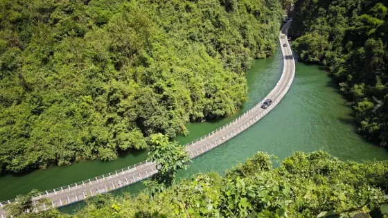拍浮橋全景處