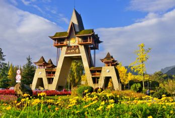 成都出发：武侯祠+锦里古街+青城山一日游【私家团】【私家小团丨小众玩法丨纯玩无购丨独立包车丨行程可调丨随停随走丨时间自由丨上门接送】