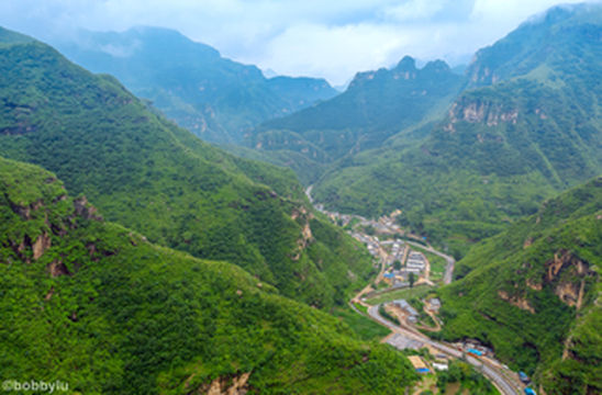 自驾溜娃看猕猴，观山赏水享太平！藏在房山十渡深处的世外桃源