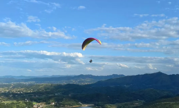邵东市简家陇滑翔伞飞行基地