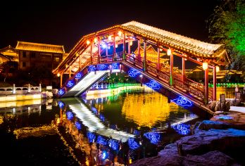 清明上河园+开封府+小宋城一日游【郑州三环内免费接●】【清园表演循环演出、小宋城的美食汇，文化、娱乐、美食的完美结合】