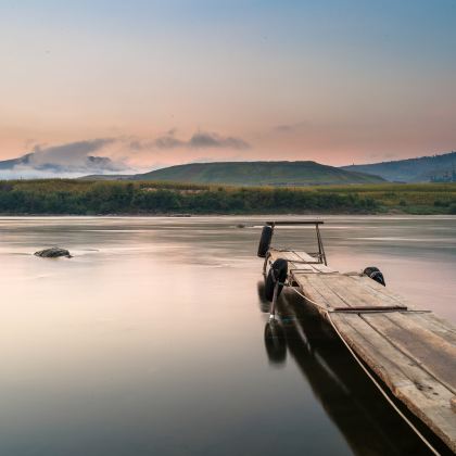银川+腾格里沙漠+西部梦幻峡谷+乌海湖5日4晚私家团