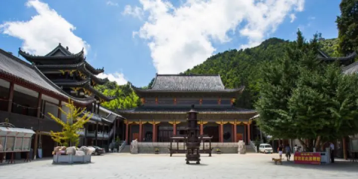 蓮花山青蓮古寺