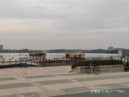 东湖广场