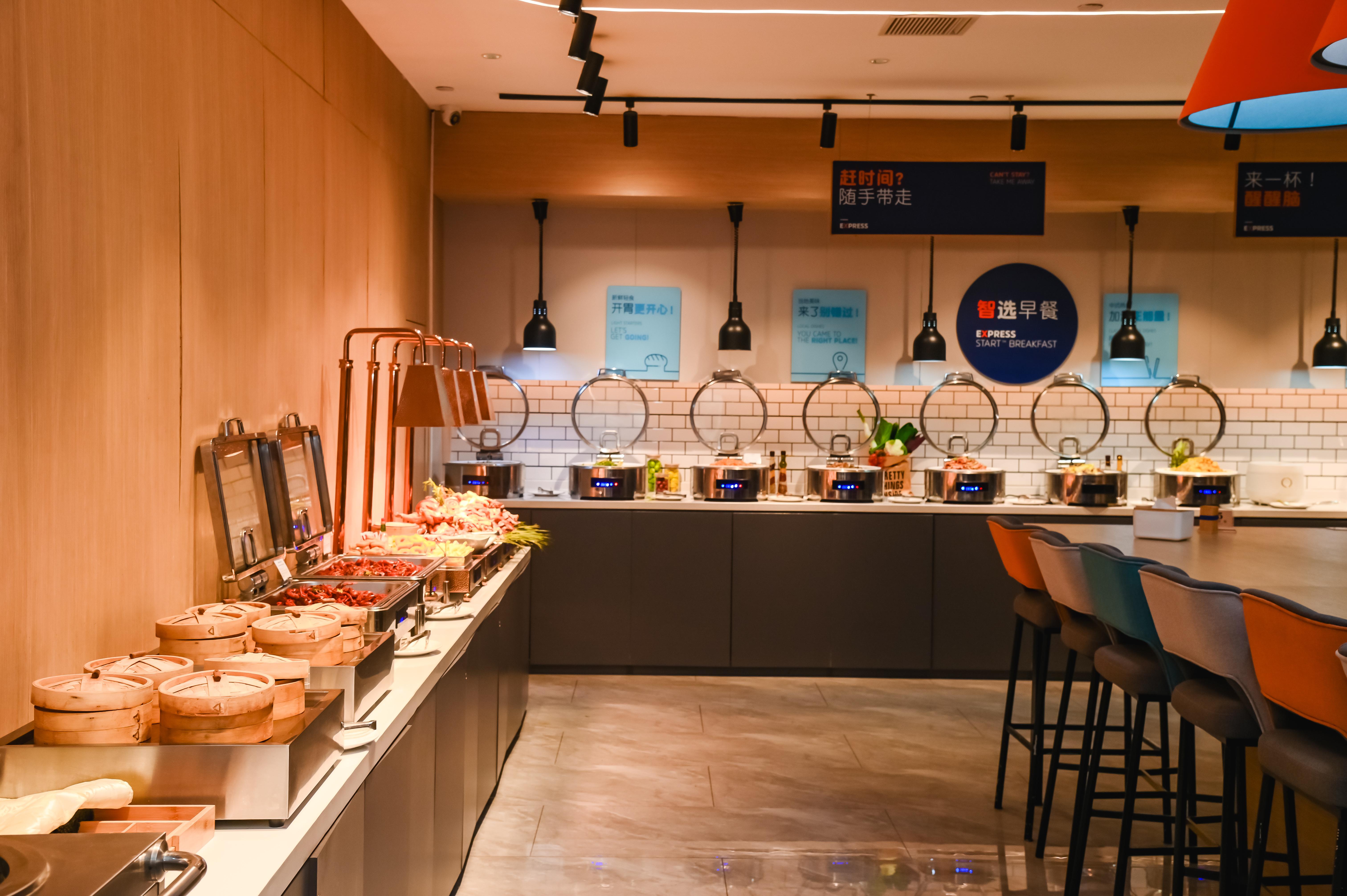 济南临空智选假日酒店(遥墙国际机场店)·智空间.自助餐厅餐厅图片