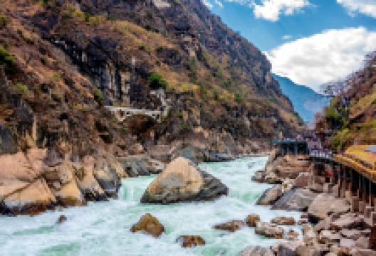 香格里拉虎跳峡景区-虎跳石景点图片