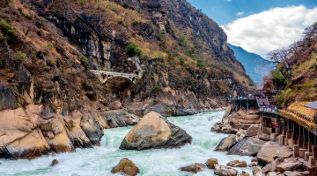香格里拉虎跳峡景区-虎跳石