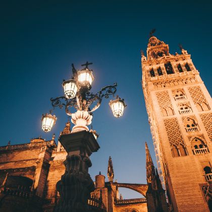 塞维利亚+格拉纳达3日2晚跟团游