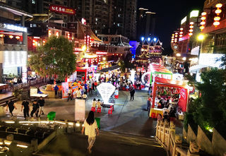 美食版《大唐不夜城》来了！南宁凤岭南星空夜市美醉了