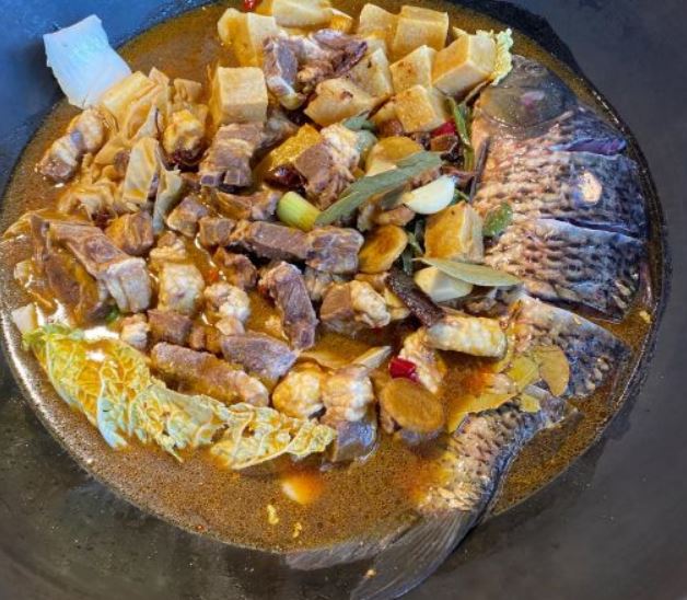 百一大地锅(根河店)