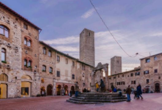 水井广场景点图片