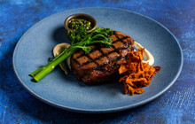 Rare Steakhouse Midtown餐厅图片