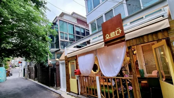梨花洞壁畫村