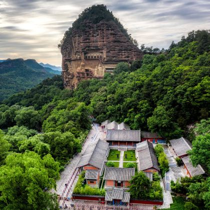 兰州+甘南+莲宝叶则景区+官鹅沟大景区+麦积山石窟+扎尕那+拉卜楞寺+黄河九曲第一湾+甘加秘境7日6晚跟团游