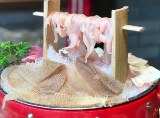 椒香城门口老火锅(常平店)