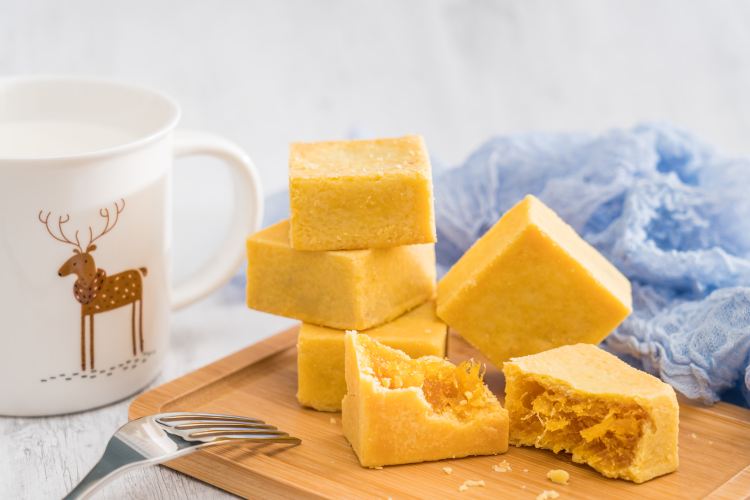 Pineapple Cake