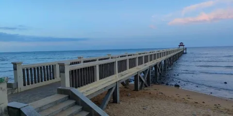 海南解放公園-海上棧橋