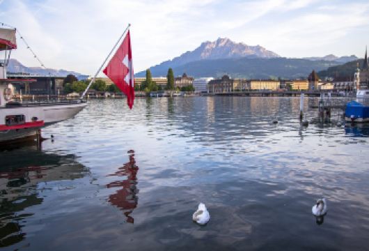 国际足联世界博物馆+国际足联总部+苏黎世圣彼得教堂+利马特河【精品包车，私享空间，上门接送，轻松出行】