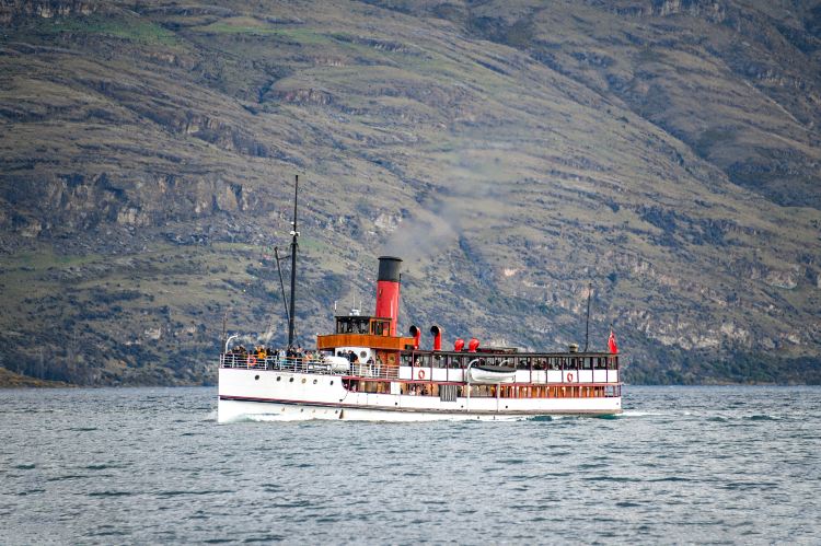 TSS Earnslaw - RealNZ