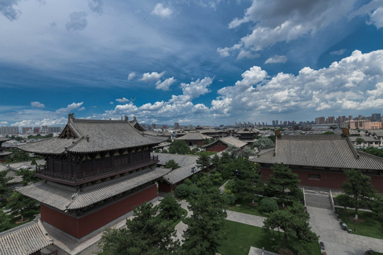 一座被“中國煤都”頭銜所耽擱的古都，城市風光那麼古樸、詩意。