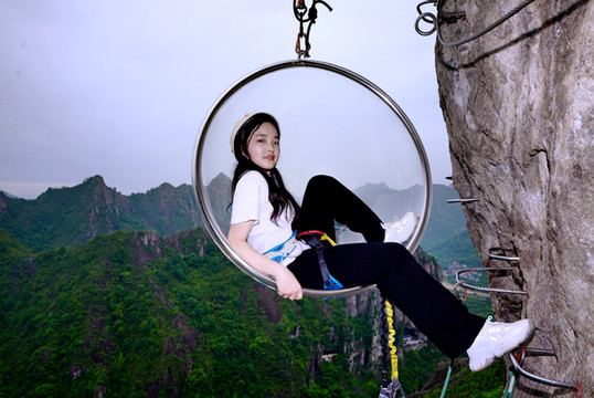 三山五岳中最低调的一座山,徐霞客三次前往,小龙女在此一跃而下