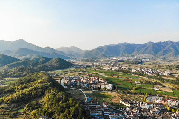 这个千年古村落,与陶渊明笔下的桃花源无异