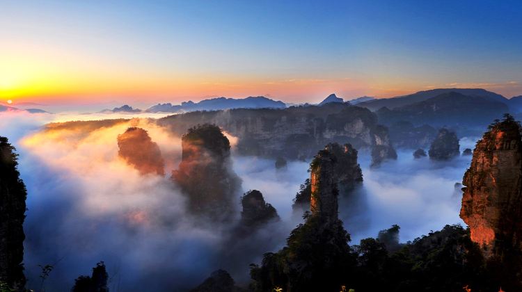 4-day 3-night · Private Tour · Zhangjiajie + Tianmen Mountain + Zhangjiajie National Forest Park + Furong Town + Fenghuang Ancient Town