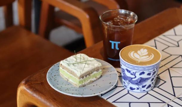 蓝π咖啡(雕塑瓷厂店)