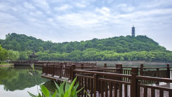 東穀湖