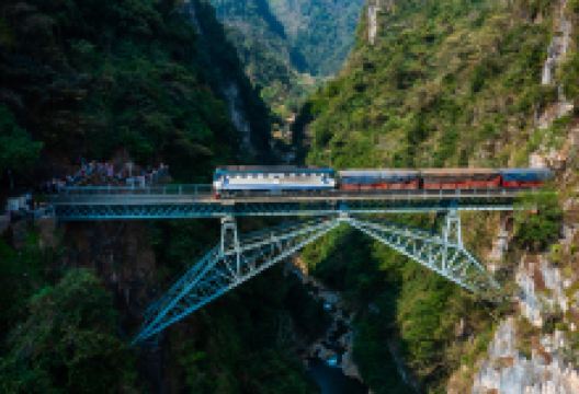 滇越铁路五家寨人字桥景点图片