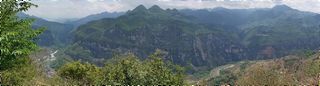 游尼珠河大峡谷和登山