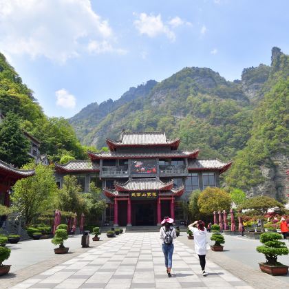 湖北武当山+武当山风景区-金顶+中国唐城+古隆中4日3晚私家团