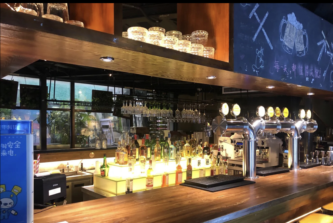 胡桃里音乐酒馆(春晓路店)