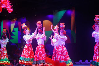 上海宋城夏日嗨玩计划——热情桑巴、美味大餐、趣味表演