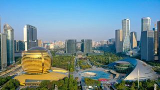 住进钱塘江畔一线经典地标“大金球”,乐享洲际酒店完美假期