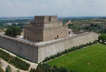 榆林麻黄梁地质公园+镇北台景区+红石峡一日游【榆林包车】【此产品为包车产品，五座车最多坐1到4人拍一份 以此类推。包含车辆和司机相关的所有费用，景区费用自理。】