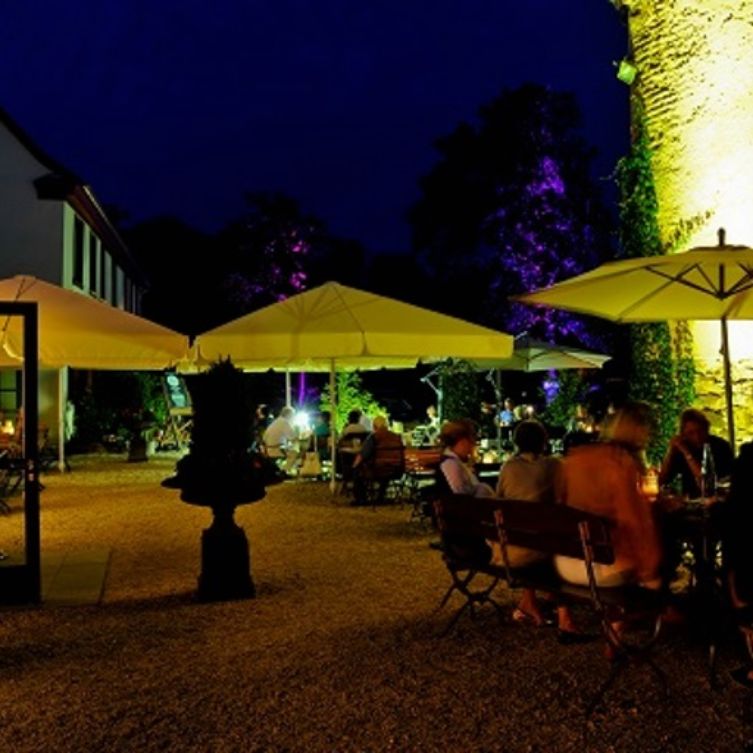 Gasthaus Eiflers Zeiten Burg Flamersheim餐厅图片