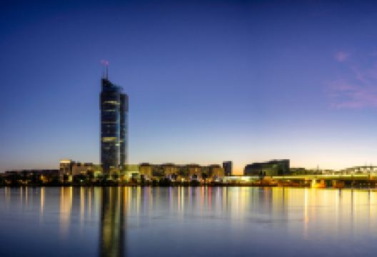 Millennium Tower景点图片