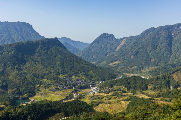 田头苗寨