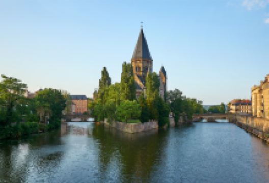 新教堂景点图片