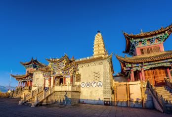 云南大理鸡足山纯玩一日游【可以看云南大理鸡足山，登鸡足山，上祝圣寺和金顶寺祈福】