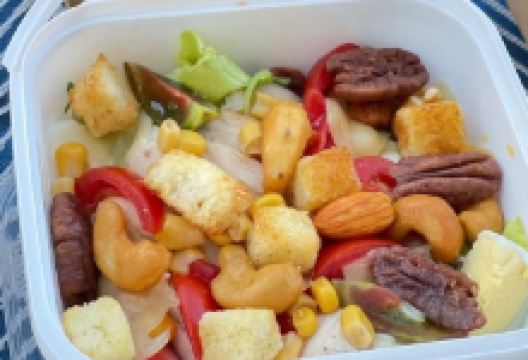 Dinghy's Beach Bar and Grill美食图片