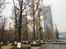 两江幸福广场-重庆-读万卷书；行万里路
