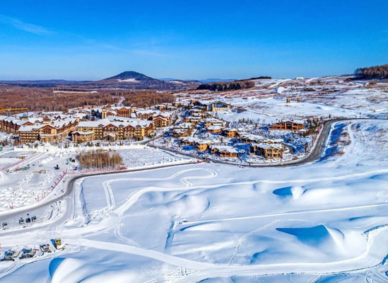 冬季长白山之旅|在长白山鲁能胜地滑雪度假是怎样一种体验!