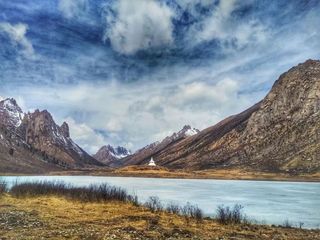 冰雪季节的魔兽世界有多美？川西的秘境莲宝叶则告诉你！
