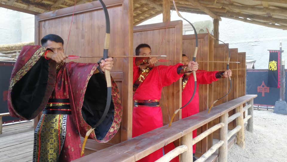 1-Day Karamay Tour: Discover the surreal landscapes of Orku Film and Television City and the majestic Baiyang River Canyon