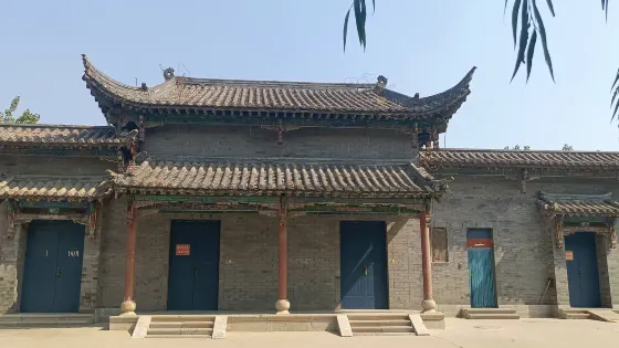 岩山渠首